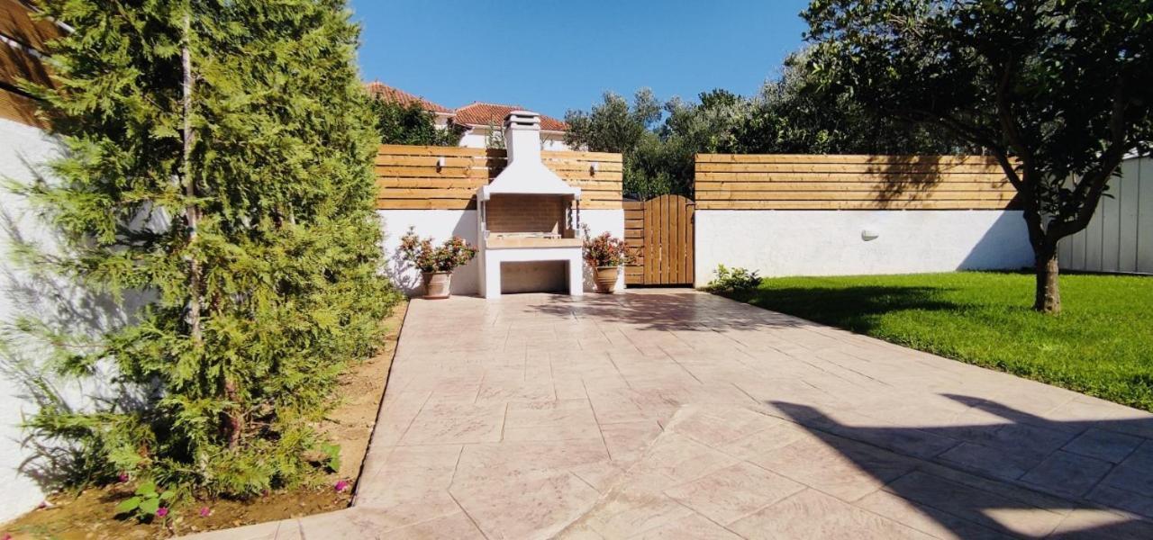 Villa Yakinthi Amoudi Exterior foto